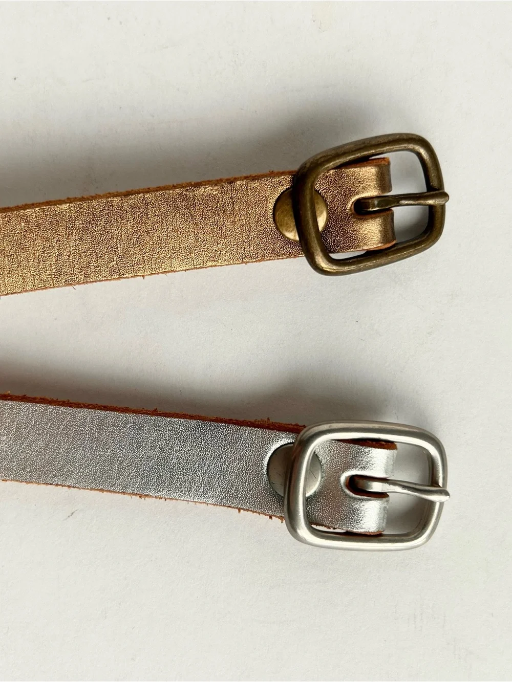 2 x Gap metallic leather belt